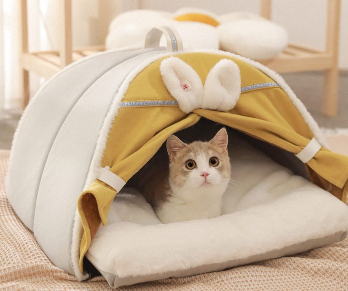 All-Season Cozy Cat House with Enclosed Nest