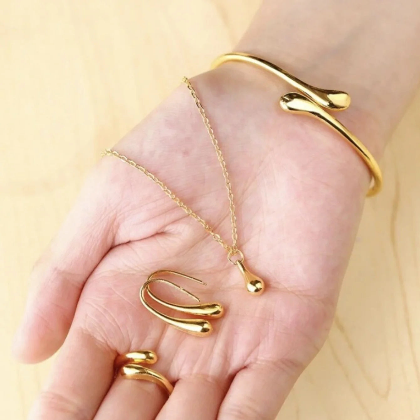 Fashion Teardrop Jewelry Set for Women Simple Ring Necklace Bracelet Earrings  Set Suitable for Engagement  Party Gift Jewelry