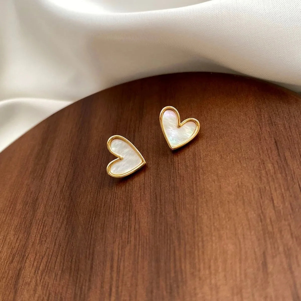 New Korean Sweet Cute Heart Stud Earrings for Women Girl Fashion Blue Glaze Aesthetic Geometric Earrings Minimalist Jewelry Gift