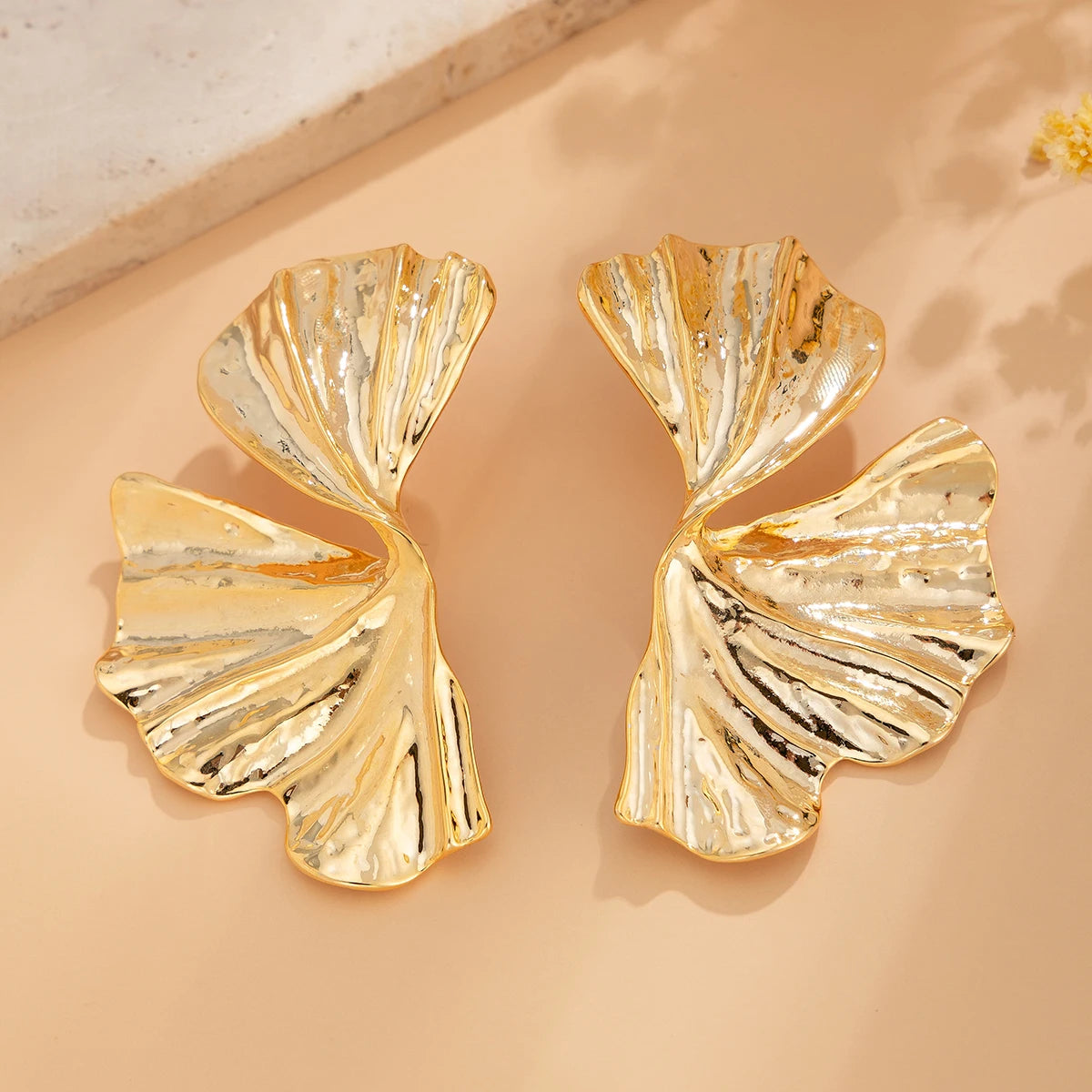 Ingemark Exaggerated Big Maple Leaf Stud Earrings for Women Punk Gold Color Geometric Petal Piercing Earrings Y2K Accessories