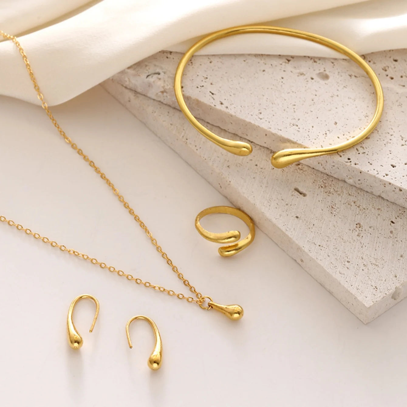 Fashion Teardrop Jewelry Set for Women Simple Ring Necklace Bracelet Earrings  Set Suitable for Engagement  Party Gift Jewelry