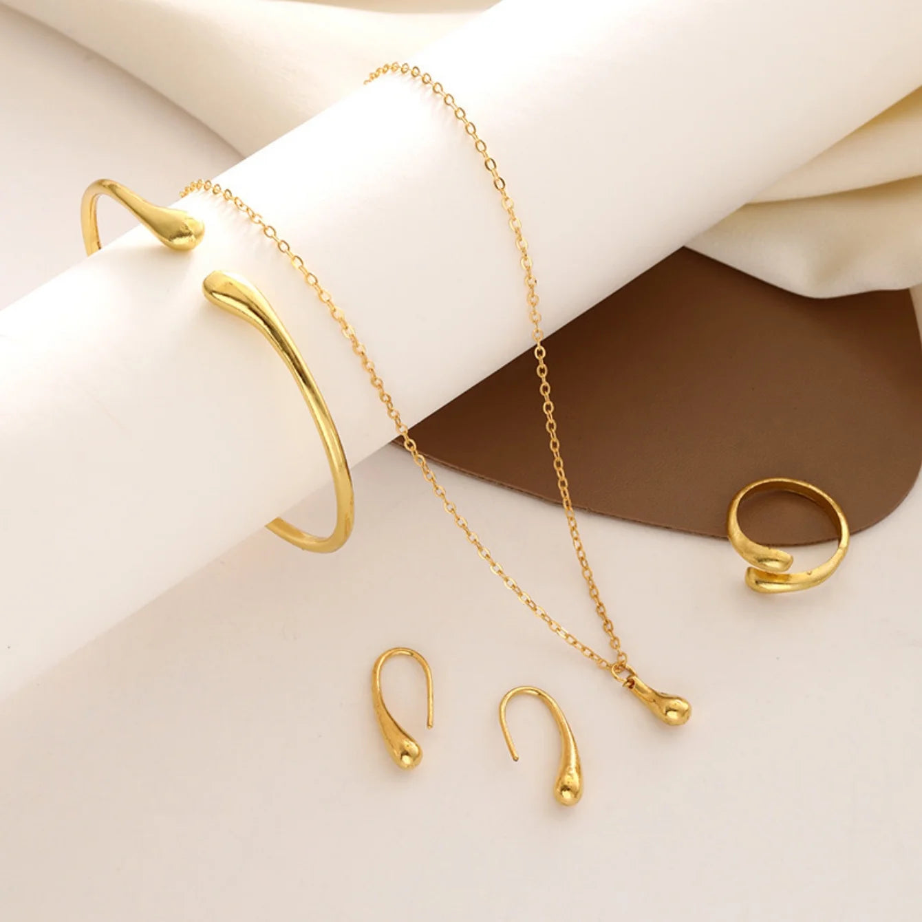 Fashion Teardrop Jewelry Set for Women Simple Ring Necklace Bracelet Earrings  Set Suitable for Engagement  Party Gift Jewelry